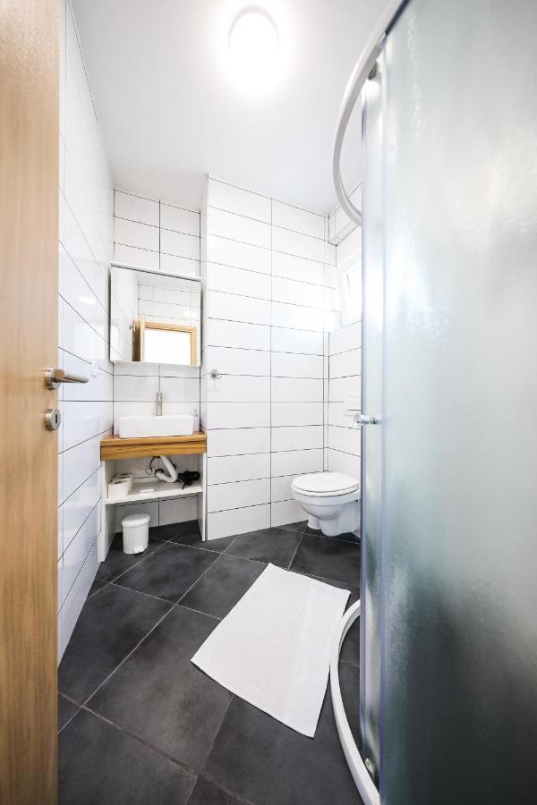 1oak rentals Vir Extérieur photo